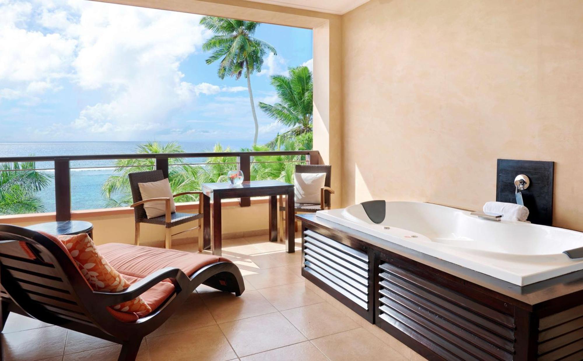 Doubletree By Hilton Seychelles Allamanda Resort & Spa Takamaka Exteriér fotografie