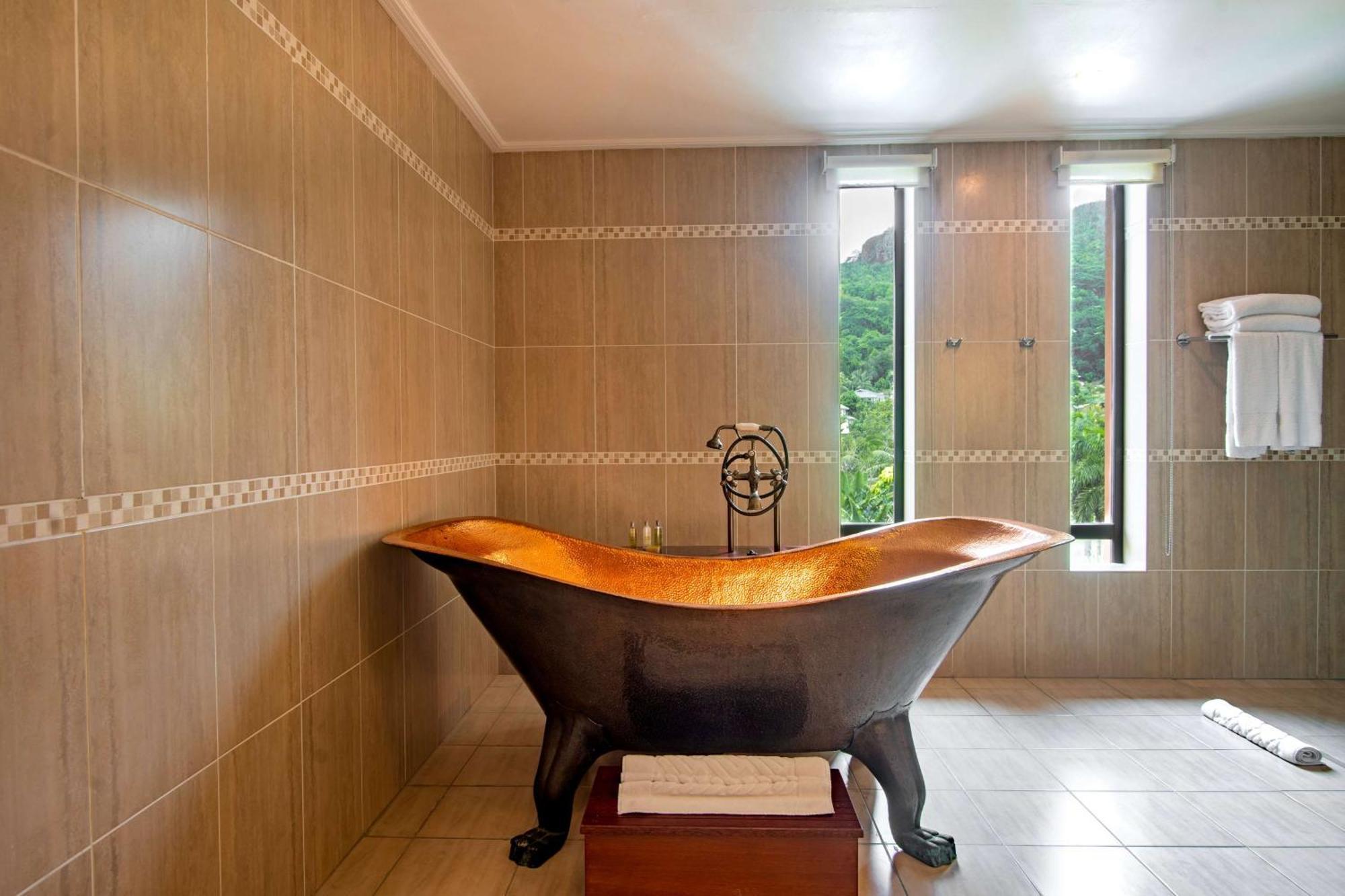 Doubletree By Hilton Seychelles Allamanda Resort & Spa Takamaka Exteriér fotografie