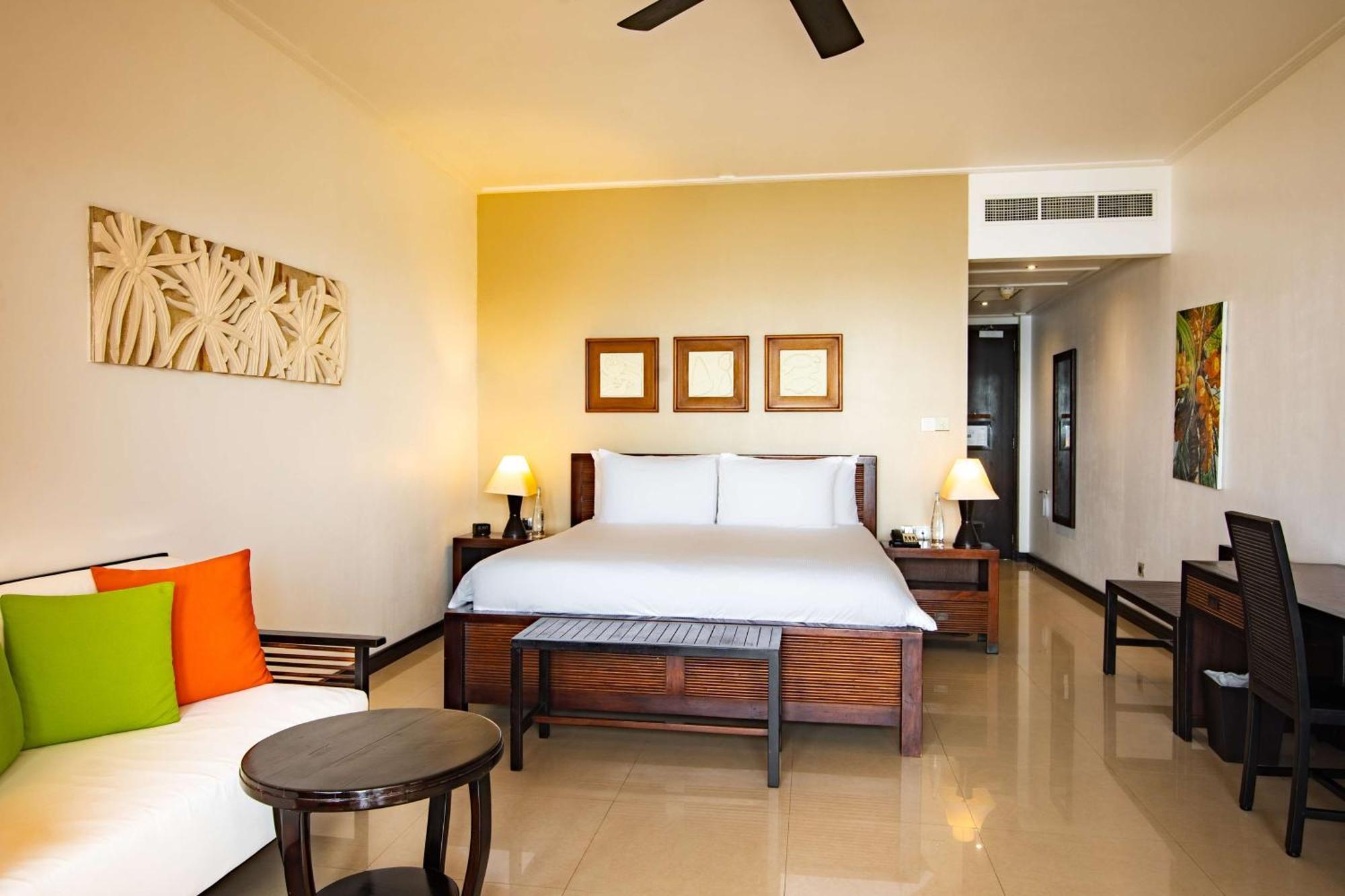 Doubletree By Hilton Seychelles Allamanda Resort & Spa Takamaka Exteriér fotografie