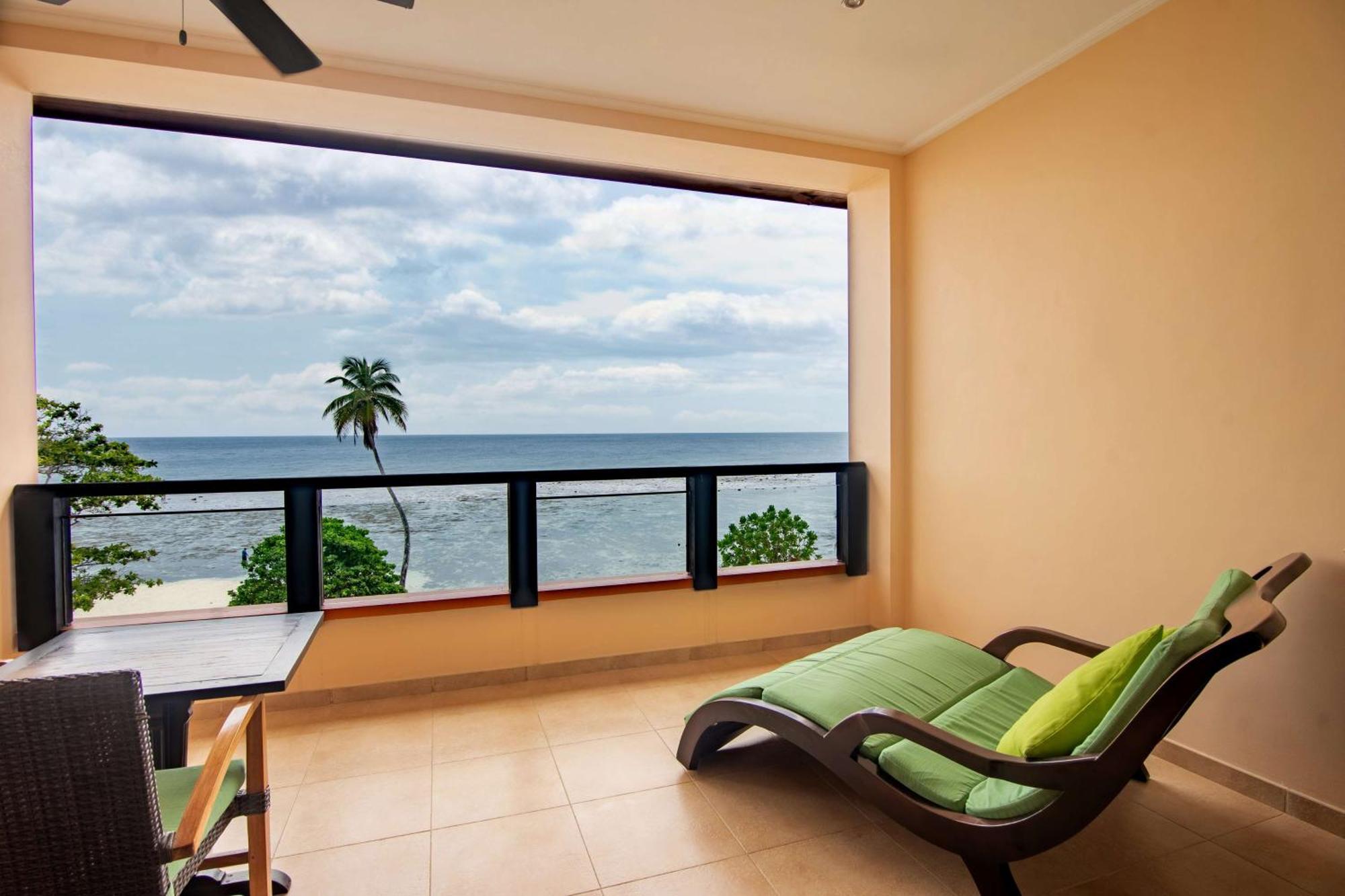 Doubletree By Hilton Seychelles Allamanda Resort & Spa Takamaka Exteriér fotografie