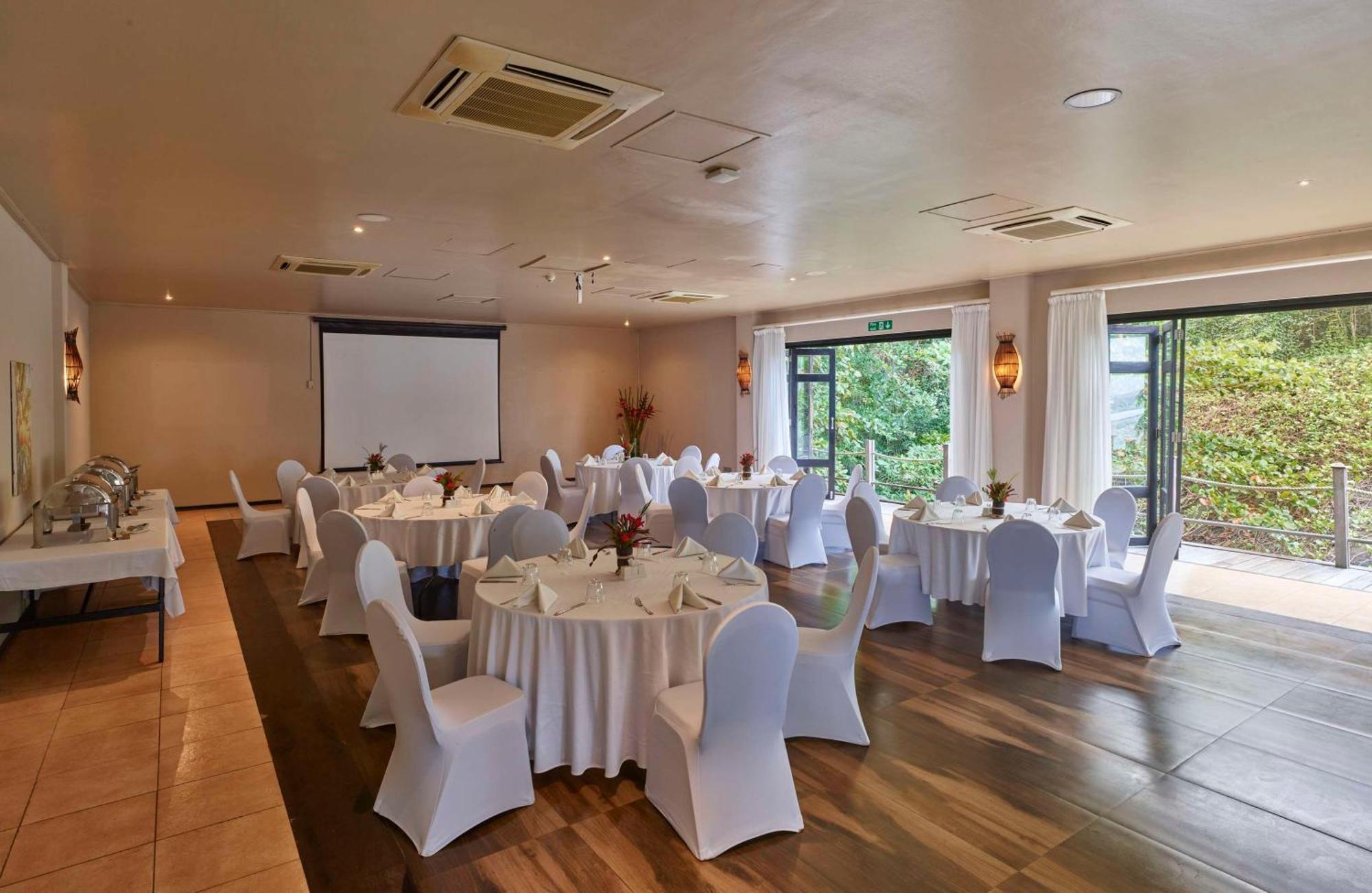 Doubletree By Hilton Seychelles Allamanda Resort & Spa Takamaka Exteriér fotografie