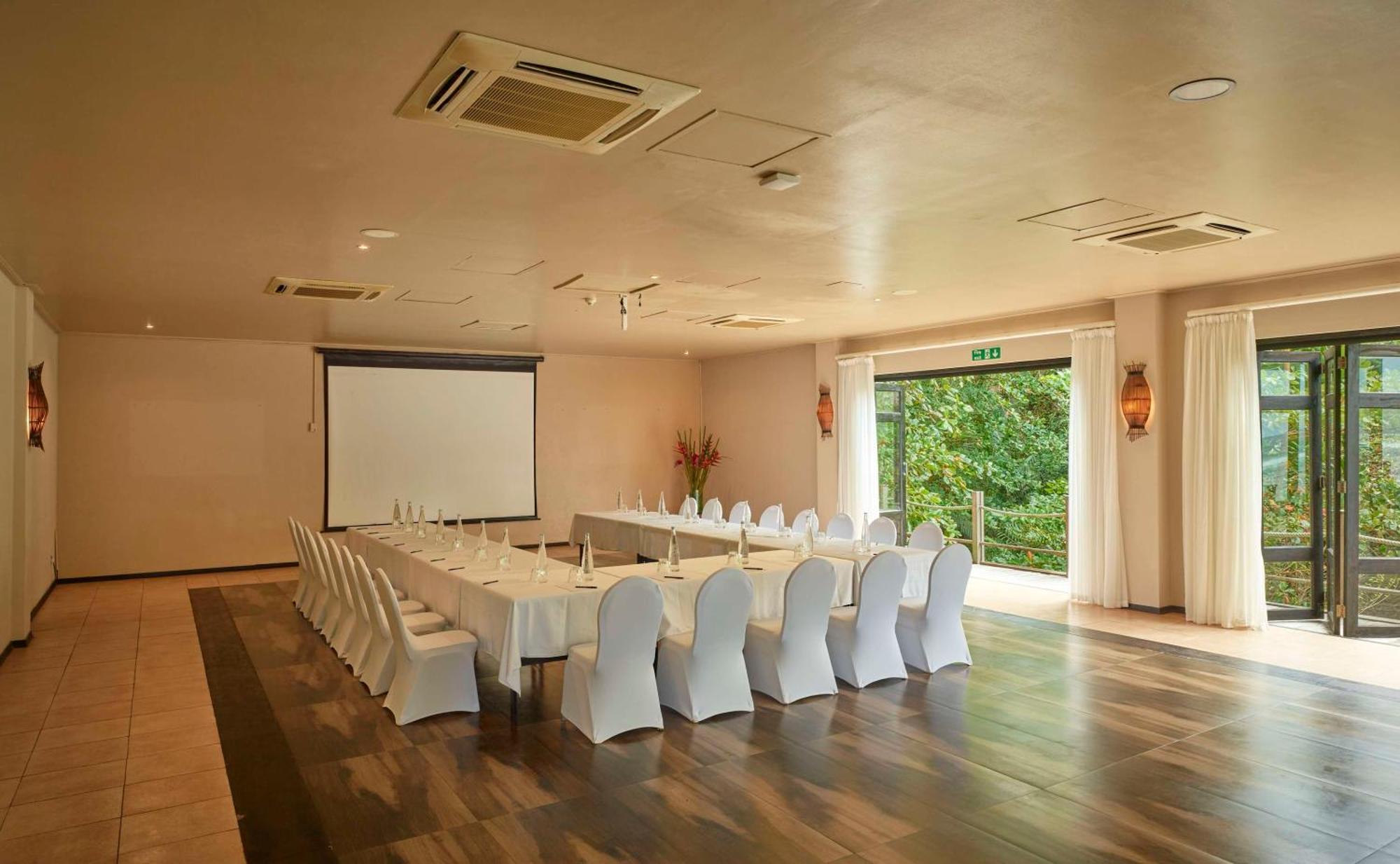 Doubletree By Hilton Seychelles Allamanda Resort & Spa Takamaka Exteriér fotografie