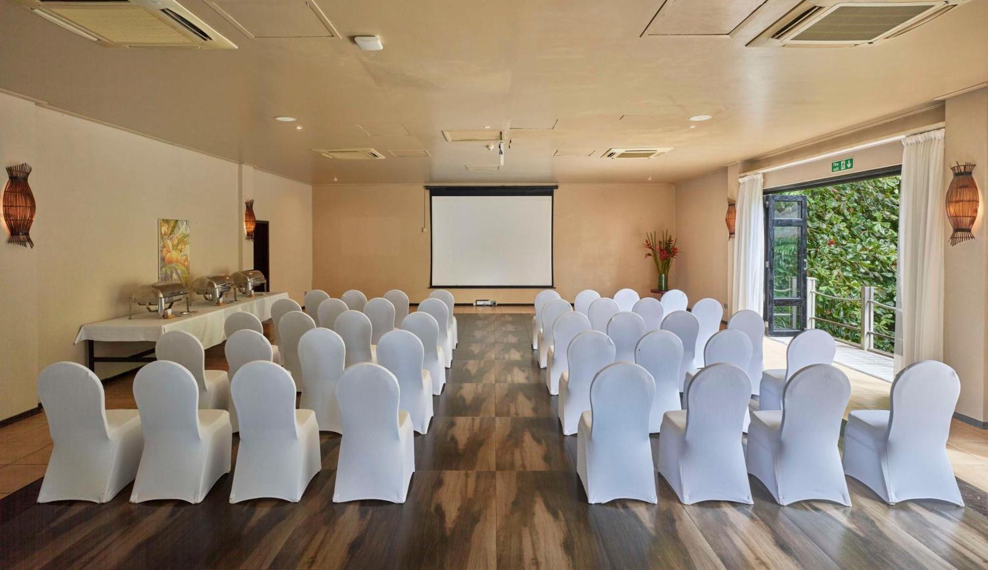 Doubletree By Hilton Seychelles Allamanda Resort & Spa Takamaka Exteriér fotografie